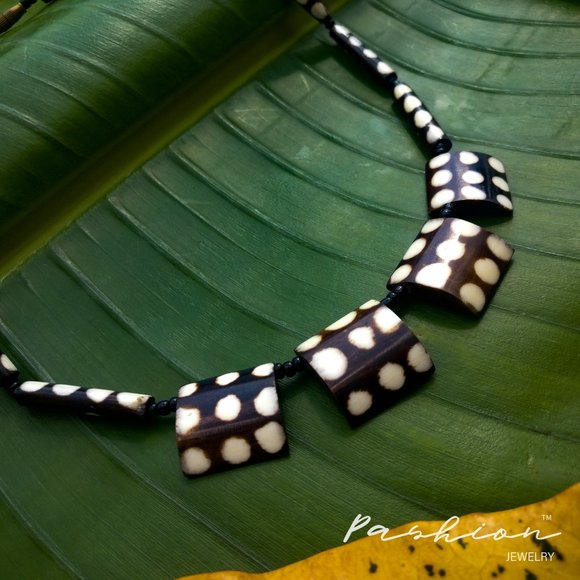 Chic Exotique Authentic Camel Bones Necklace. - Picture 5 of 8